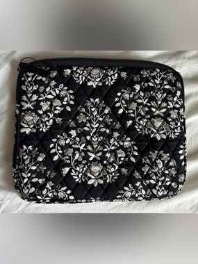 Vera Bradley Black with Cream Floral Quilted electronic Sleeve